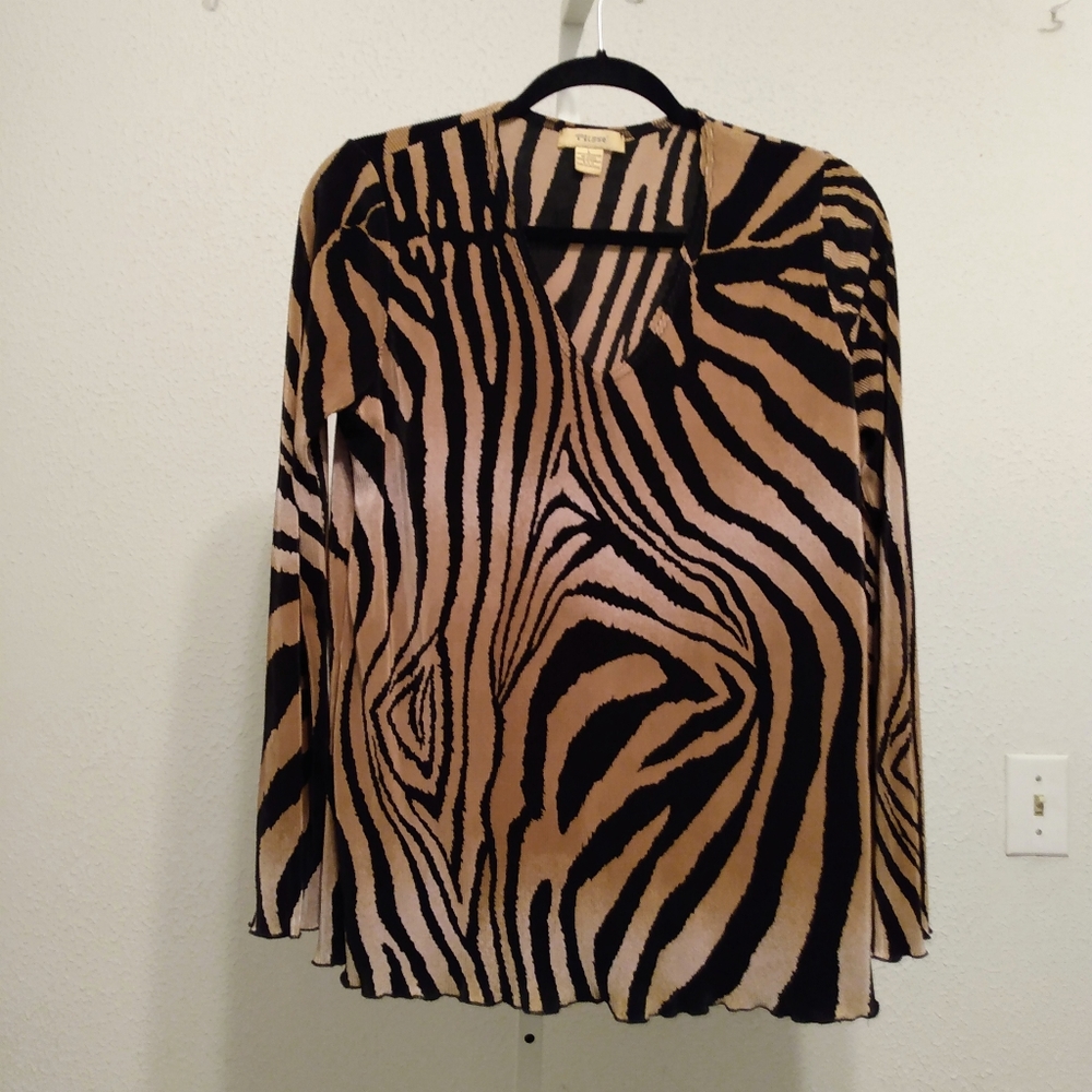 Plisse Tiger Print Black Brown Rib V Neck Top sz L